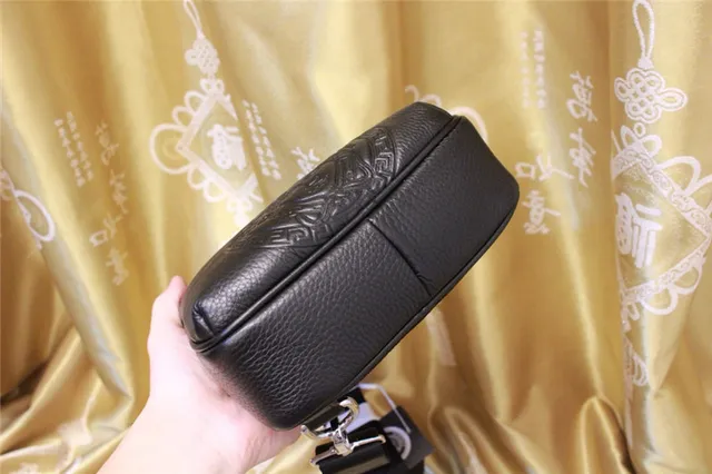 Versace Medusa Logo bolsa cruzada de cuero negro texturizado 6
