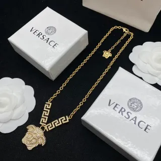 Versace মেডুসা পাভে ক্রিস্টাল গোল্ড টোন চেইন হার