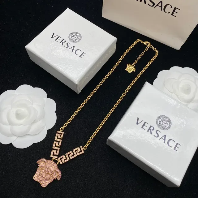 Versace मेड्यूसा पेव क्रिस्टल गोल्ड टोन चेन हार 3
