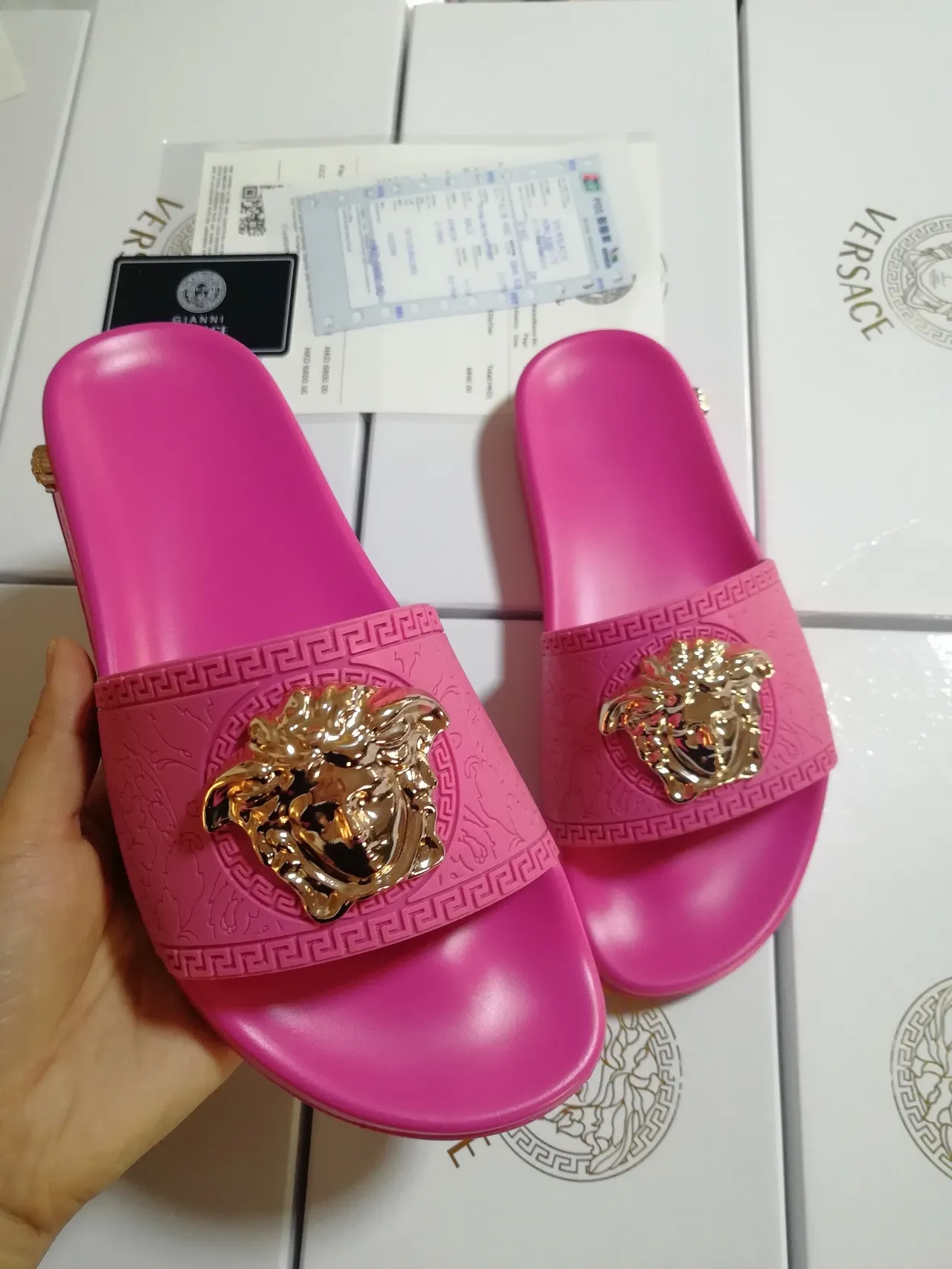 Versace Medusa Slide গোলাপি সোনালি মাথার সজ্জা Greca সীমানা নিদর্শন স্লিপার 2