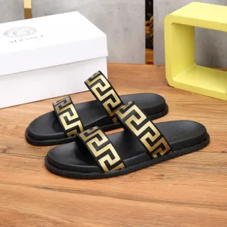 Versace Odissea Greca بانطفلة سوداء وذهبية