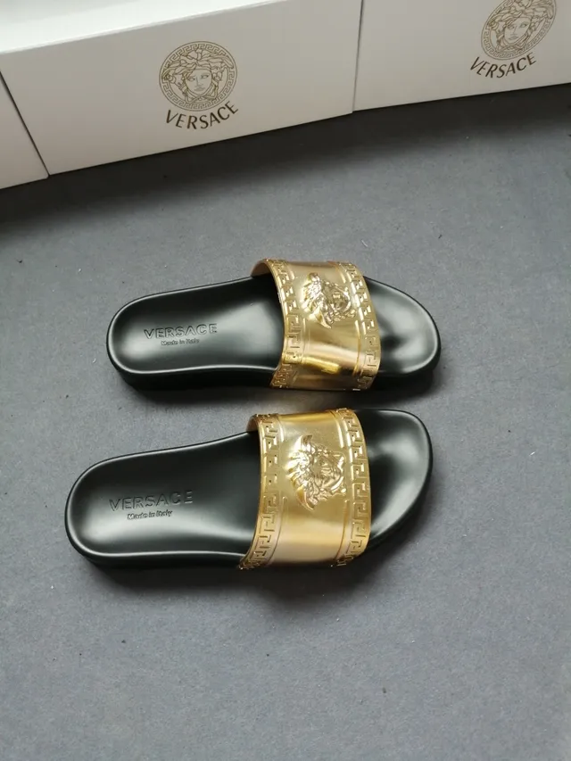 Versace Odissea Medusa সোনালি ও কালো চপ্পল 3