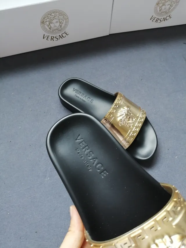 Versace Odissea Medusa সোনালি ও কালো চপ্পল 5
