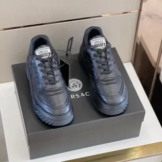 Versace Odissea এক রঙের চামড়ার লাইফস্টাইল স্নিকার