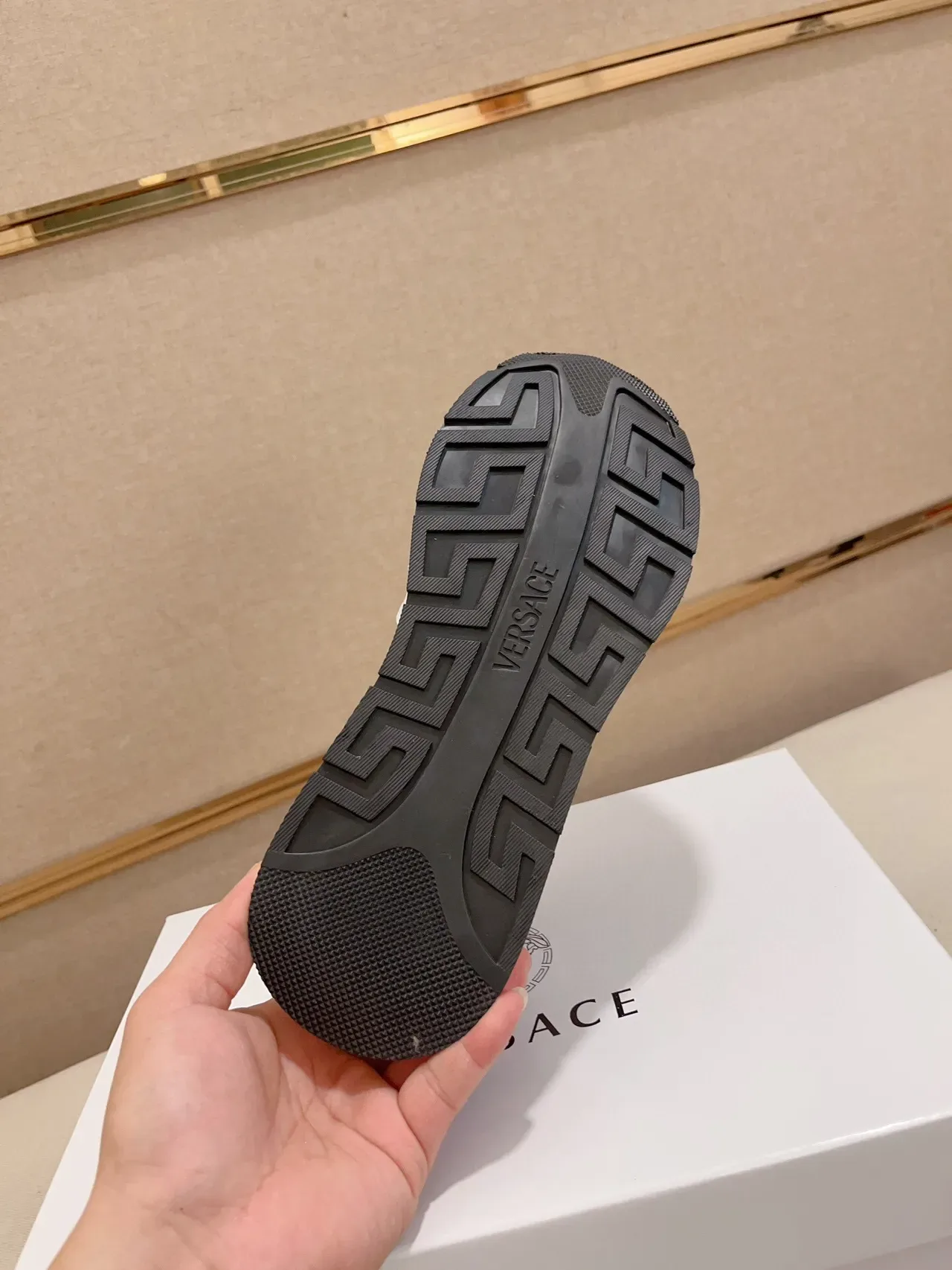 Versace Odissea सफेद बेज ग्रे सिलवाए लाइफस्टाइल स्नीकर्स 9