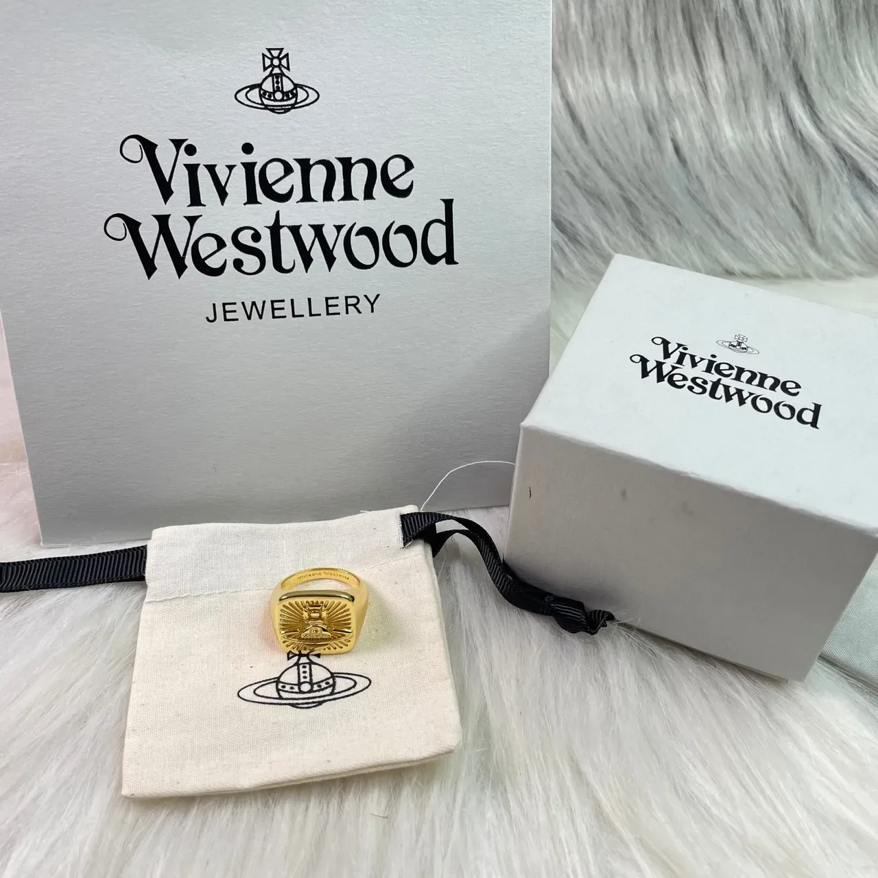 Vivienne Westwood Orb Ring Gold-Tone Rectangular Signet Ring 4
