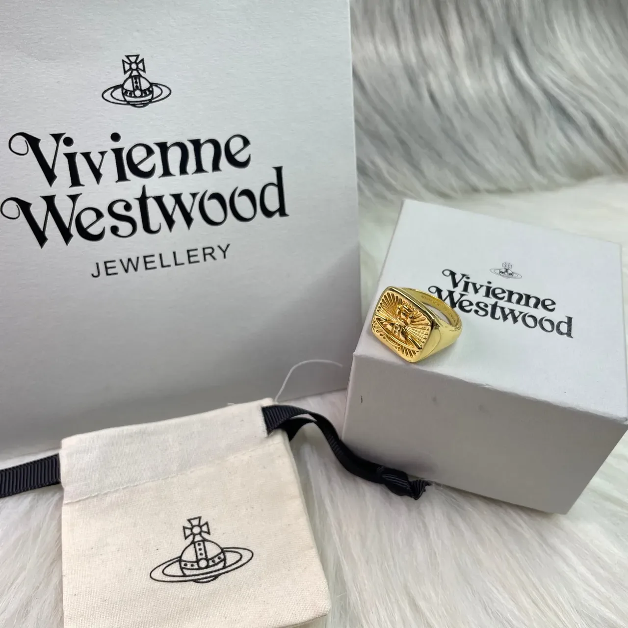 Vivienne Westwood Orb Ring Gold-Tone Rectangular Signet Ring 5