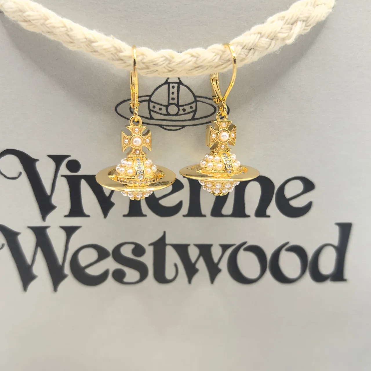Vivienne Westwood Orb brincos de prata e ouro com pérolas engastadas 5