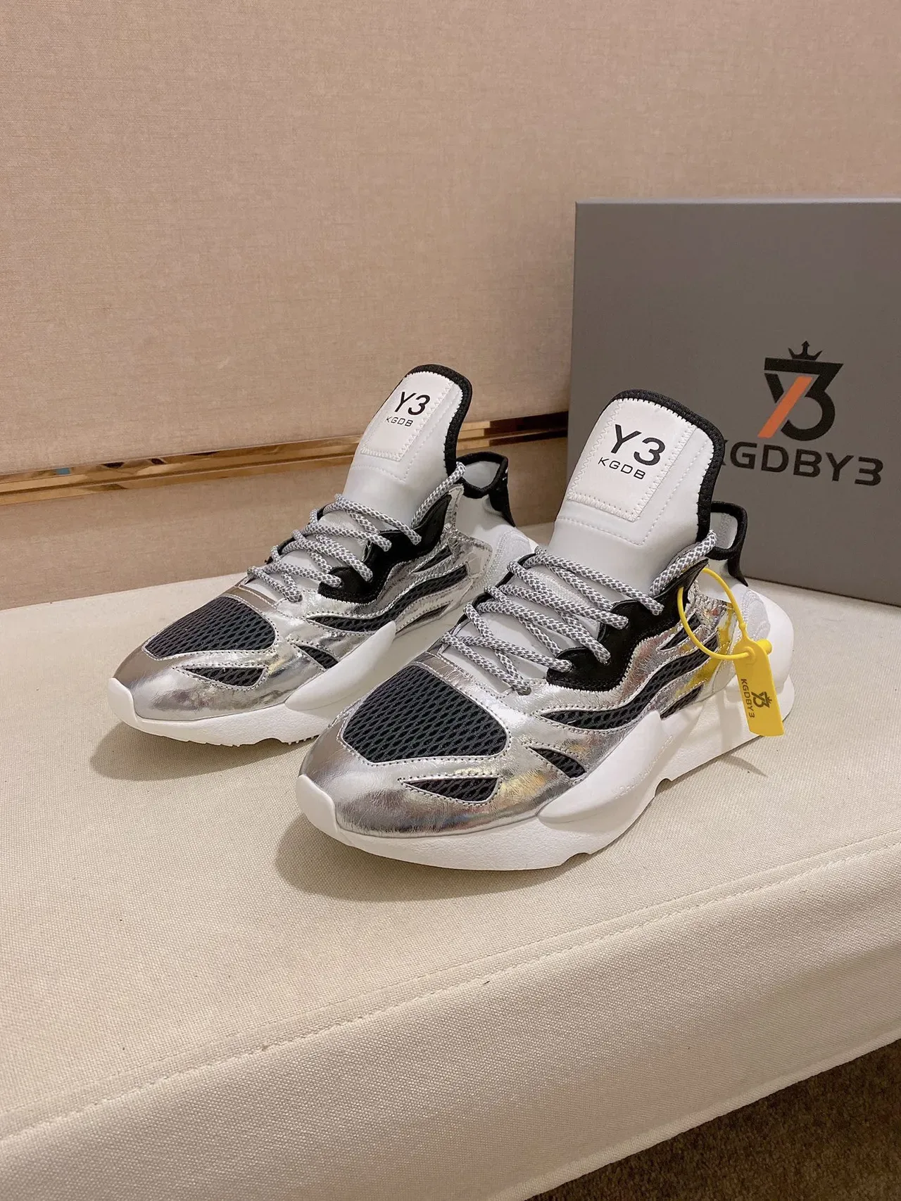 Y-3 KOB حذاء رياضي فضي معدني أسود كبير 5