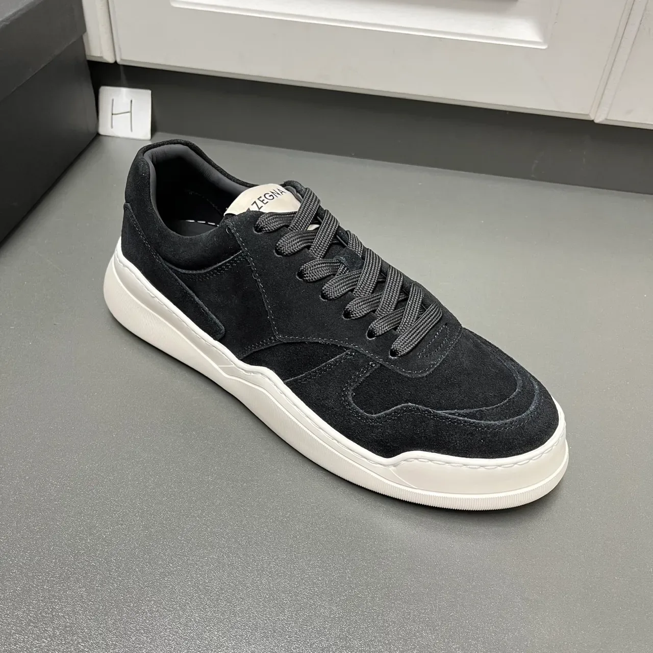 Zegna Lifestyle Sneaker Noir Blanc Daim Construction Panneaux Superposés Couche Supérieure Sneakers 4