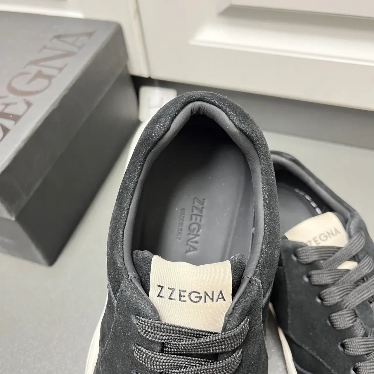Zegna Lifestyle Sneaker Noir Blanc Daim Construction Panneaux Superposés Couche Supérieure Sneakers 5