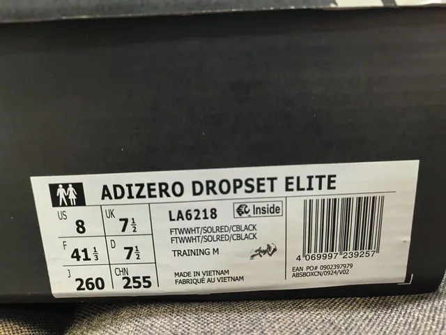 Adidas Adios Boost সাদা কমলা স্কাল্প্টেড গ্রেডিয়েন্ট মিডসোল তিন স্ট্রাইপ সাইড প্যানেল দৌড়ের জুতা 2