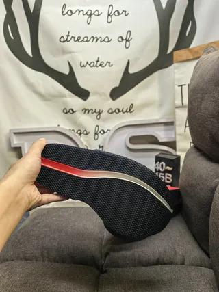 Adidas Adios Boost সাদা কমলা স্কাল্প্টেড গ্রেডিয়েন্ট মিডসোল তিন স্ট্রাইপ সাইড প্যানেল দৌড়ের জুতা 4