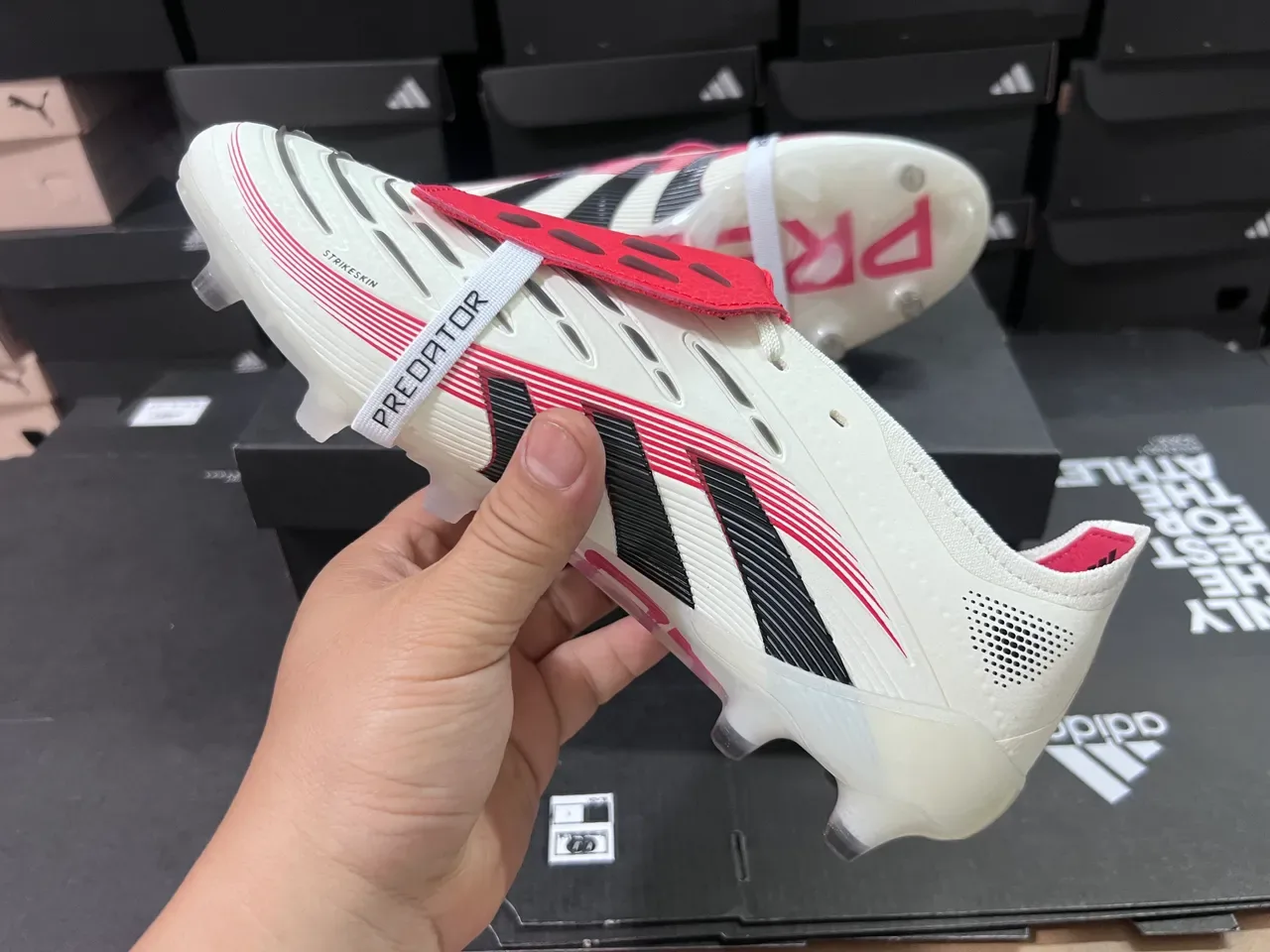 Adidas Bege Preto Baixo Molded FG Cleat Texturizado Anteiropé Campo Firme Sapatos de Futebol 14