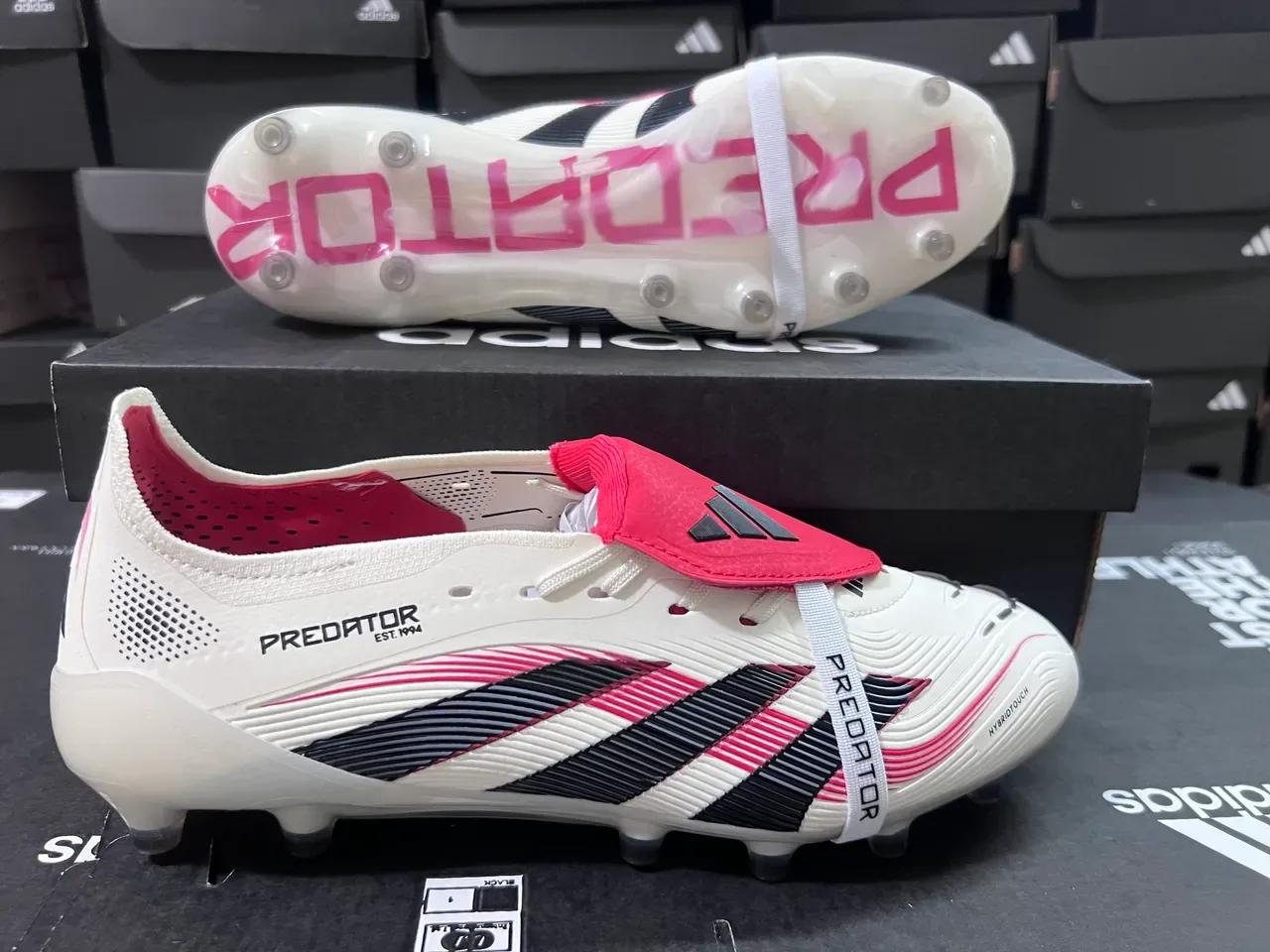 Adidas Bege Preto Baixo Molded FG Cleat Texturizado Anteiropé Campo Firme Sapatos de Futebol 17