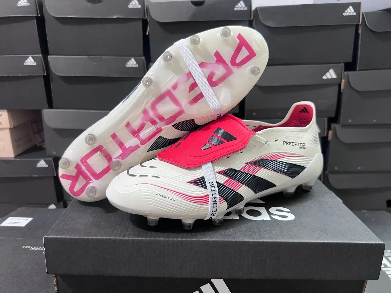 Adidas Bege Preto Baixo Molded FG Cleat Texturizado Anteiropé Campo Firme Sapatos de Futebol 20