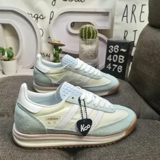 Adidas حذاء رياضي بيج أزرق ريترو ريننج سيليويت سويد ونسيج علوي أسلوب حياة