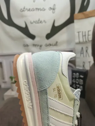 Adidas حذاء رياضي بيج أزرق ريترو ريننج سيليويت سويد ونسيج علوي أسلوب حياة 3