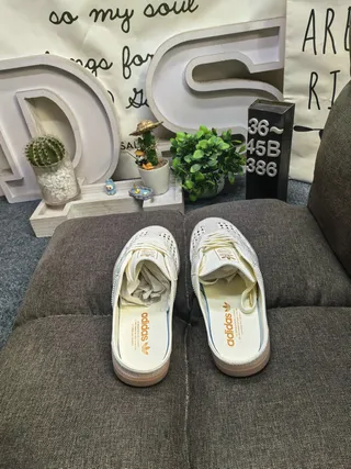 Adidas Zapatos casuales beige dorado perforado superior con cordones frontales 8