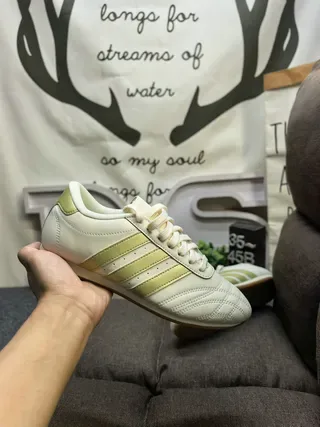 Adidas حذاء لايف ستايل بيج أصفر جلد علوي مبطن تو كاب 5