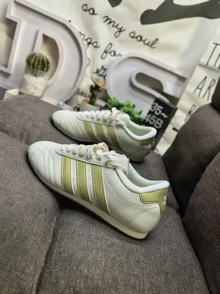 Adidas حذاء لايف ستايل بيج أصفر جلد علوي مبطن تو كاب 7