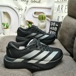 Adidas Chaussures Lifestyle Noir Argenté Tige en maille tricotée sculptée monolithe semelle intermédiaire