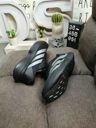 Adidas Black Silver Knit Mesh Upper Sculpted Monolithic Midsole Lifestyle Sneakers 6