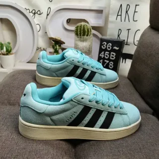 أحذية رياضية أسلوب حياة Adidas بلون أزرق أسود مع وجه علوي من السويدي وبلوح جانبي ثلاثي الخطوط