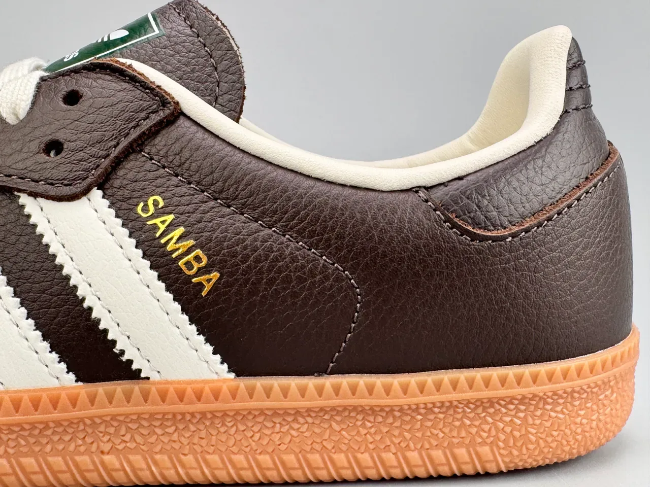 Adidas Lifestyle Chaussures Marron Blanc Cuir Trois Rayures Serrées 4
