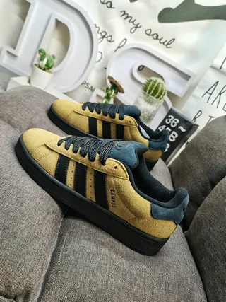 Adidas Campus أصفر خردل و أزرق بحري جلد مدبوغ أسلوب حياة 7