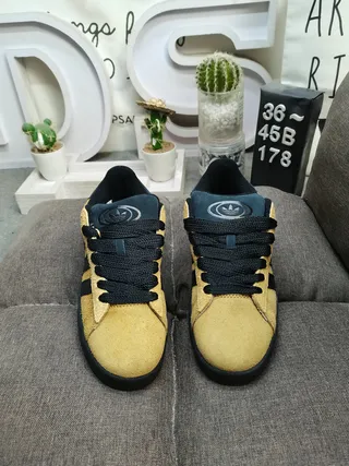 Adidas Campus أصفر خردل و أزرق بحري جلد مدبوغ أسلوب حياة 10