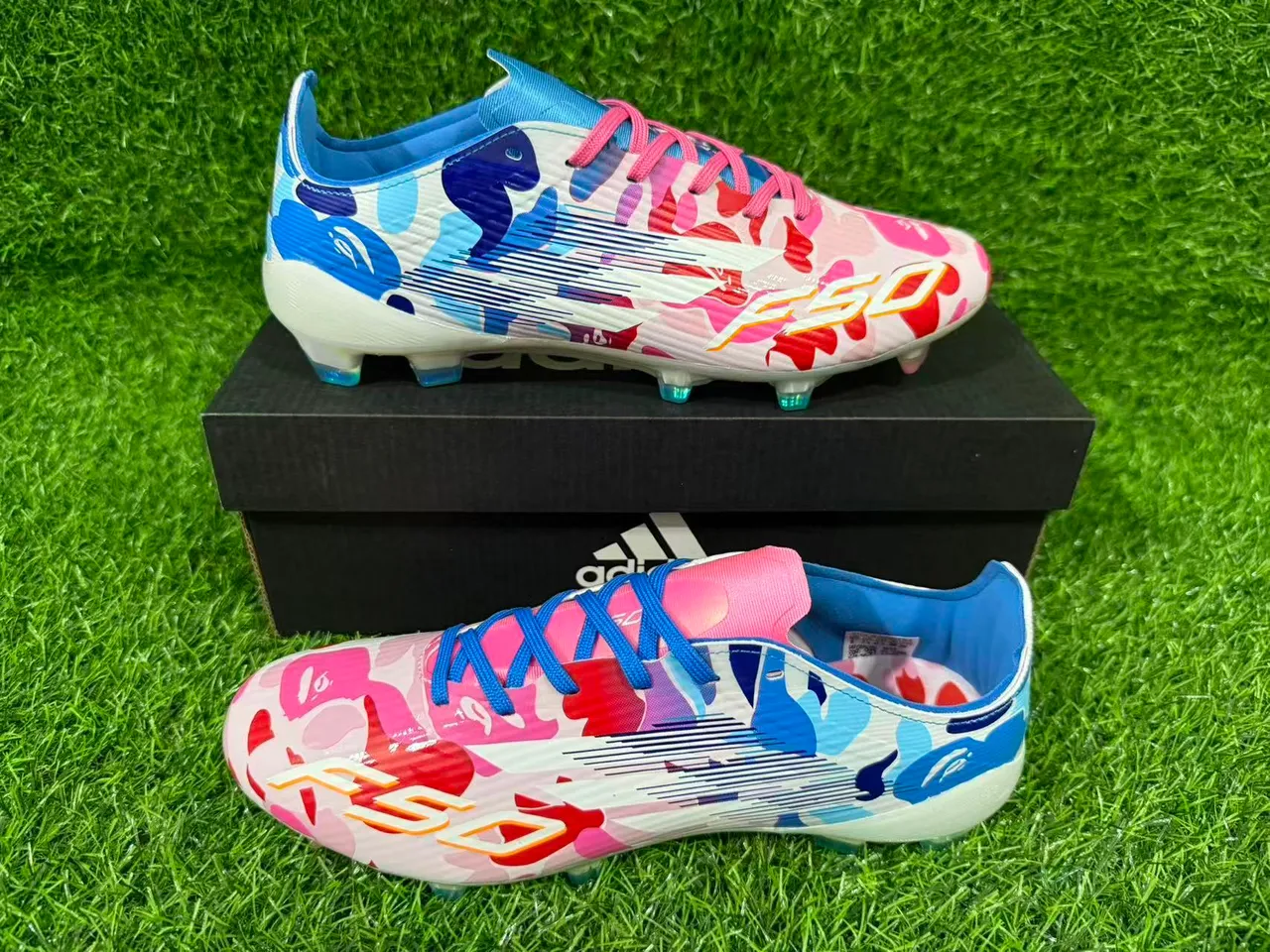 Adidas F50 多色迷彩全息实草足球鞋 15