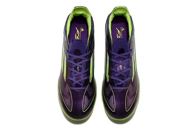 Adidas F50 Zapatos de fútbol turf low-cut upper sintético acabado iridiscente gradient morado verde 2