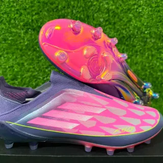 Adidas F50 Violet rose Collet chaussette Superposition géométrique Terrain ferme Chaussures de football