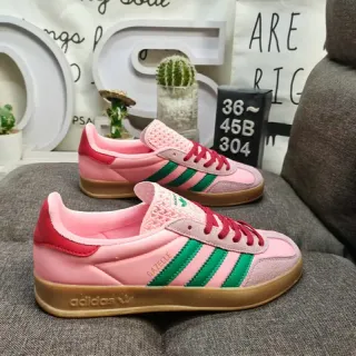 سنيكرز لايف ستايل Adidas Gazelle وردي وأخضر وأحمر بنعل مطاطي