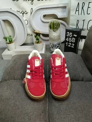 Adidas Gazelle Platform Tênis Lifestyle vermelho com Snake-Embossed 10