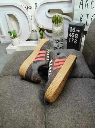 Adidas Cinza Vermelho Low-Top Camurça e Textil Upper Lifestyle Sneakers 6