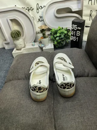 Adidas Zapatillas Lifestyle Verde Beige Sin Cordones Cierre de Correa Rejilla y Recubrimiento Sintético 8