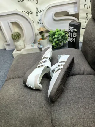 Adidas Zapatillas Lifestyle Verde Beige Sin Cordones Cierre de Correa Rejilla y Recubrimiento Sintético 16