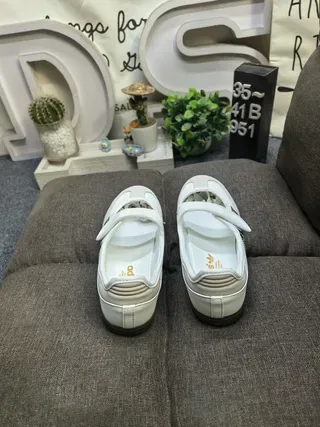 Adidas Zapatillas Lifestyle Verde Beige Sin Cordones Cierre de Correa Rejilla y Recubrimiento Sintético 18