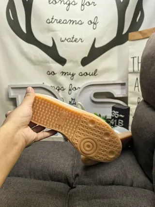 Adidas Zapatillas Lifestyle Verde Beige Sin Cordones Cierre de Correa Rejilla y Recubrimiento Sintético 24