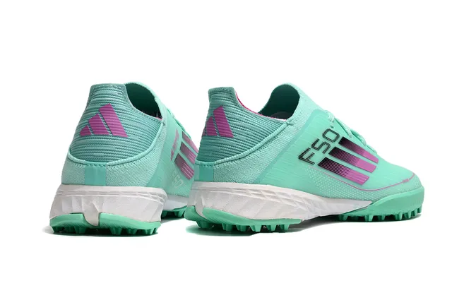 Adidas أخضر وردي صوفي علوي تصميم خطوط متدرجة أحذية كرة القدم Turf 3