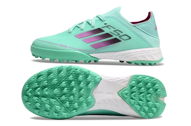 Adidas أخضر وردي صوفي علوي تصميم خطوط متدرجة أحذية كرة القدم Turf 7