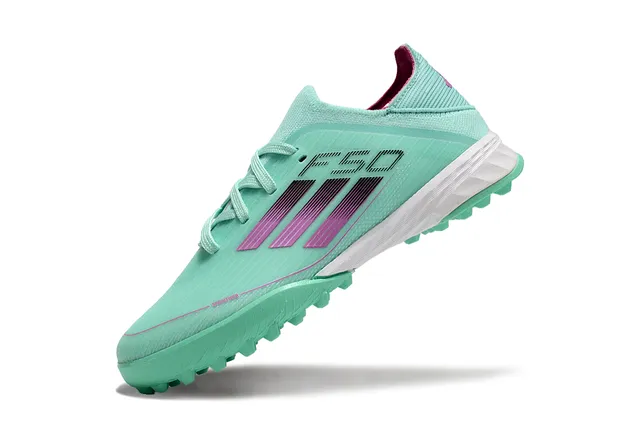 Adidas أخضر وردي صوفي علوي تصميم خطوط متدرجة أحذية كرة القدم Turf 8
