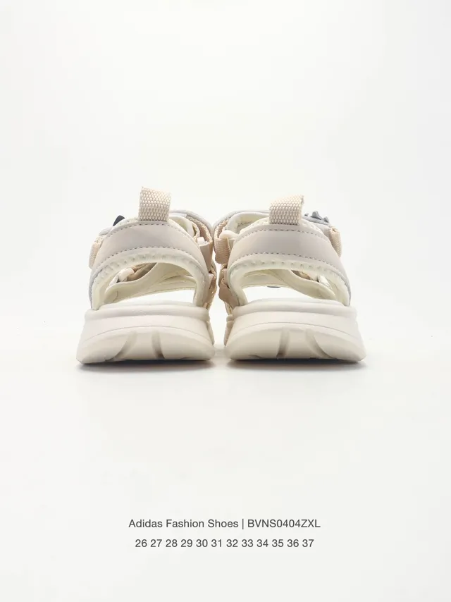 Adidas শিশু গোলাপি এবং বেইজ চরিত্র চার্ম কাজুয়াল স্যান্ডেল 17