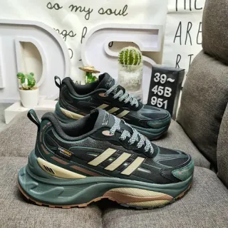 Adidas MTS PRO 深绿色和米色厚底运动鞋