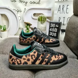 Adidas متعدد الألوان أسود نقشة الفهد الجزء العلوي لوحات جانبية ذات ثلاث شرائط أحذية رياضية لأسلوب الحياة