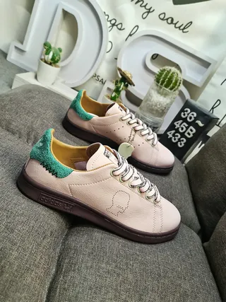 Adidas Chaussures Lifestyle Rose Vert à Encolure Basse avec Toebox Perforé 9