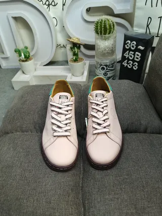 Adidas Chaussures Lifestyle Rose Vert à Encolure Basse avec Toebox Perforé 10