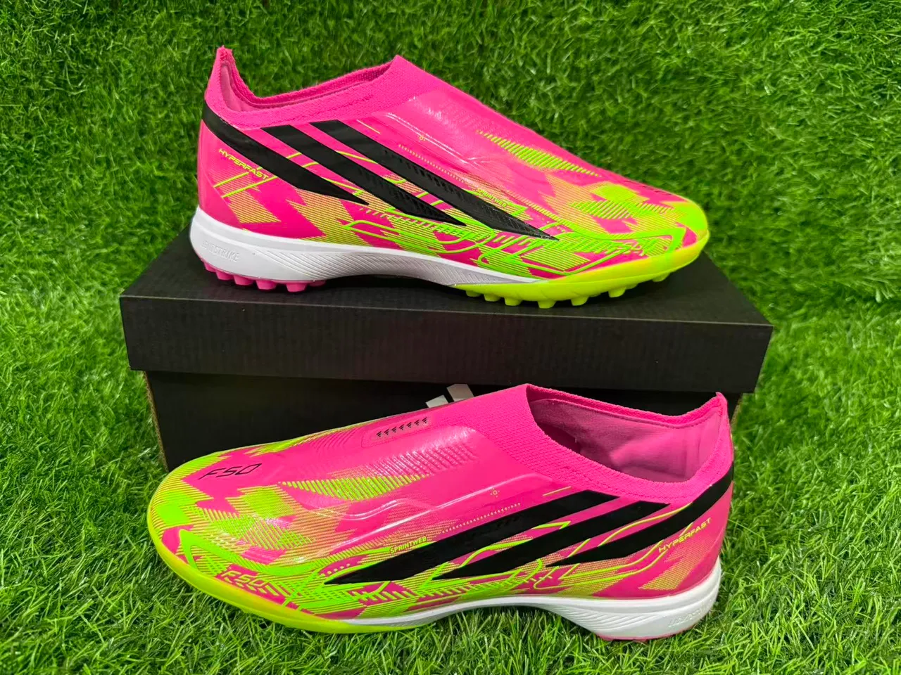 Adidas rose et vert collet à ajustement chaussette overlay de cage synthétique terrain de football chaussures 9